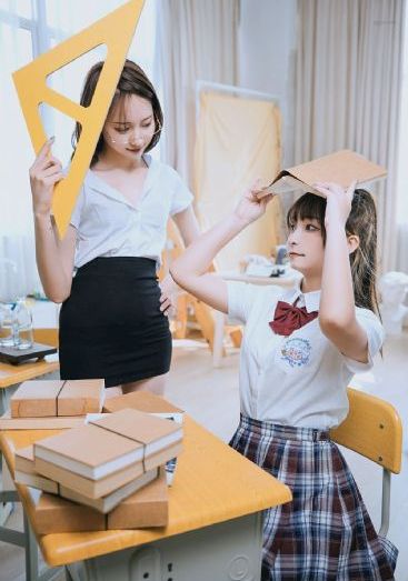 森林里的熊先生在冬眠中动漫